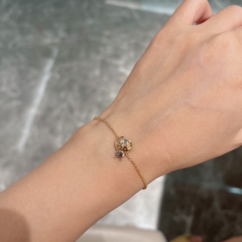 T*f*ny bracelets